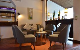 Dahoam By Sarina - Rooms & Suites